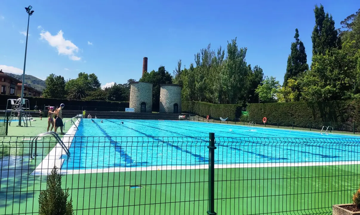 Vista de la piscina del Astillero.