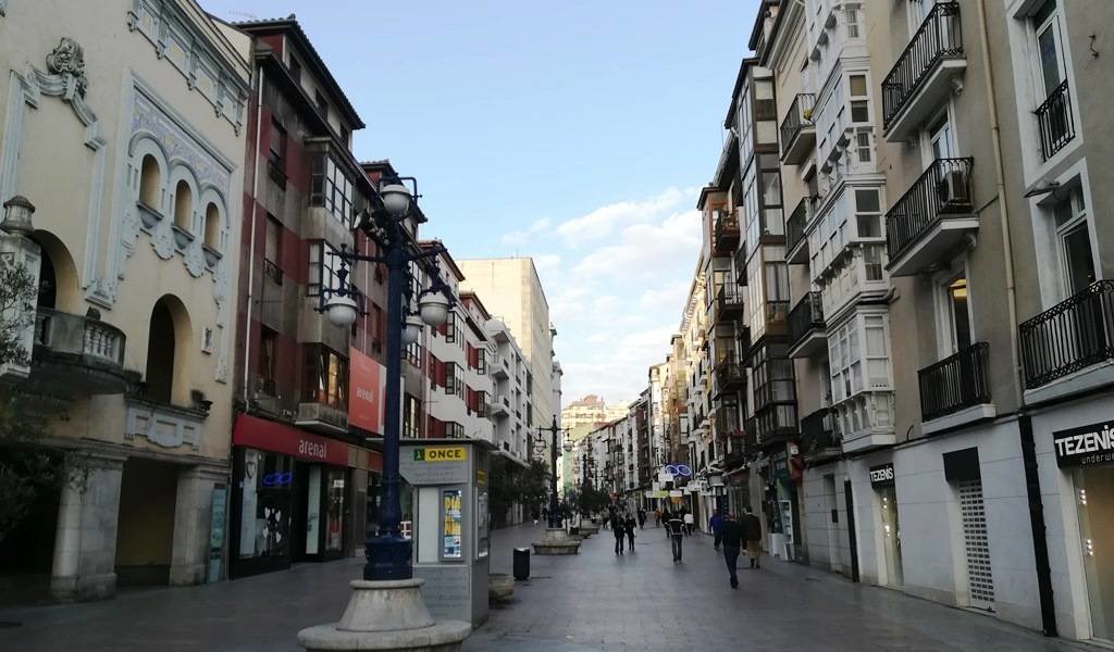 Calle Burgos en la ciudad de Santander. R.A.