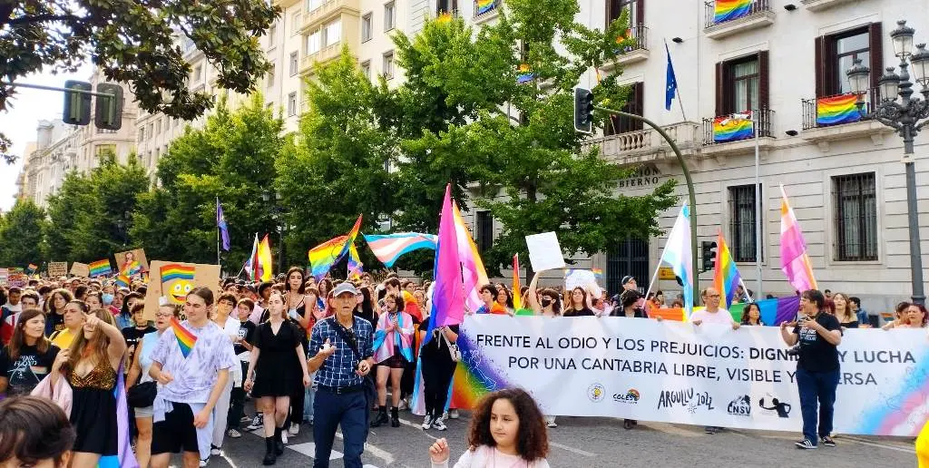 La manifestación estuvo liderada con una pancarta con el lema de este año. Ángel Camarero