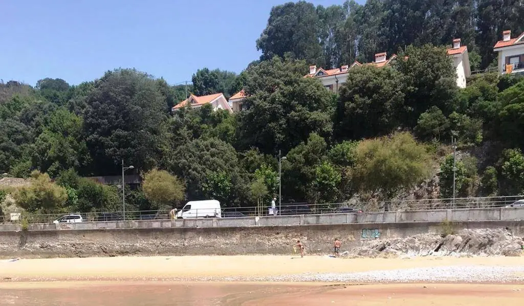 Playa de San Martín en Santoña.