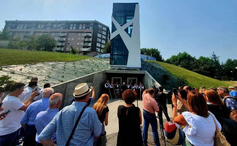 Inauguración de los ascensores en Torrelavega.