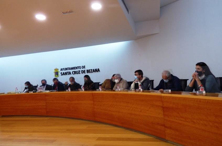 Pleno del Ayuntamiento de Santa Cruz de Bezana. R.A.