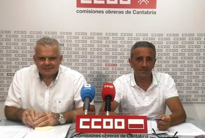 Guillermo Villegas, a la izquierda, y Carmelo Renedo, representantes de CCOO.