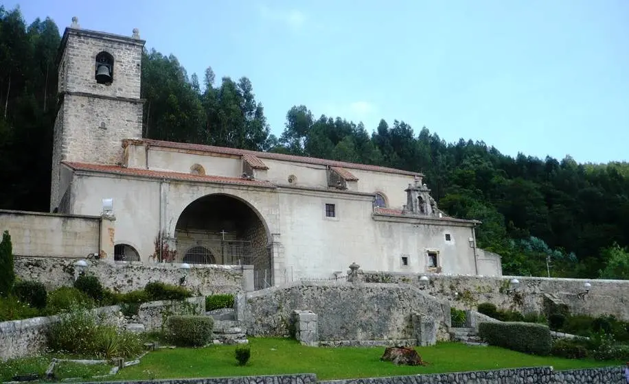 Iglesia El Salvador en Argoños. R.A.