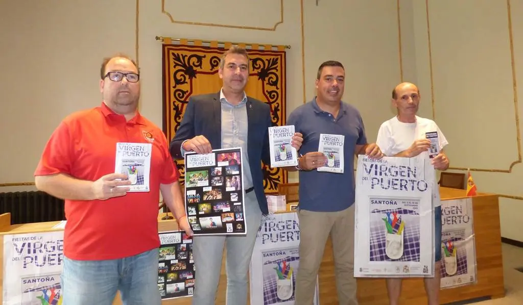 Presentación del programa y el libro de fiestas la Virgen del Puerto en Santoña. R.A.