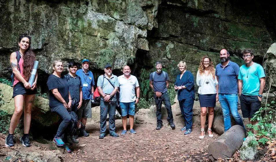 Visita a la cueva del Pendo.