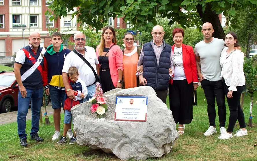 Acto de homenaje en el parque del Astillero.