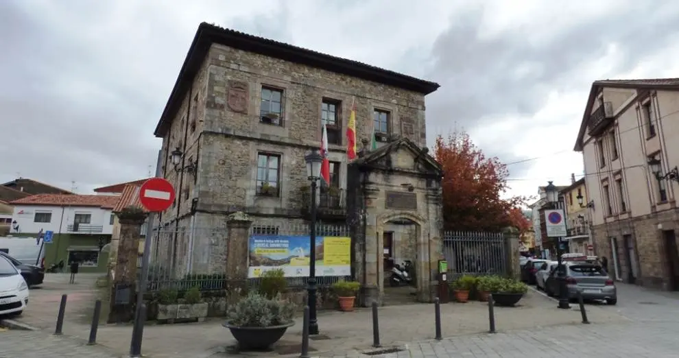 Ayuntamiento de Cabezón de la Sal. R.A.