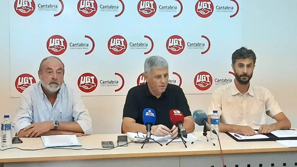 Representantes de UGT durante la rueda de prensa sobre las empresas públicas.