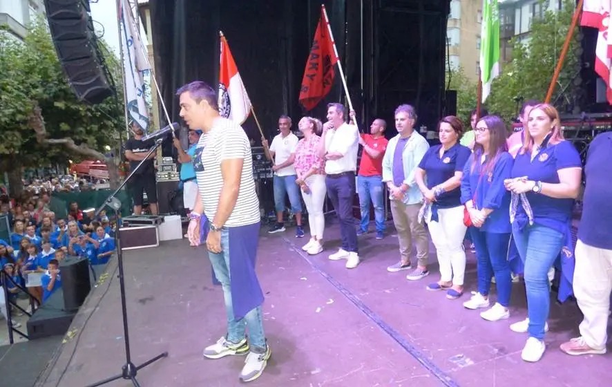El concejal de Festejos, Andrés Peña, durante su intervención. R.A.