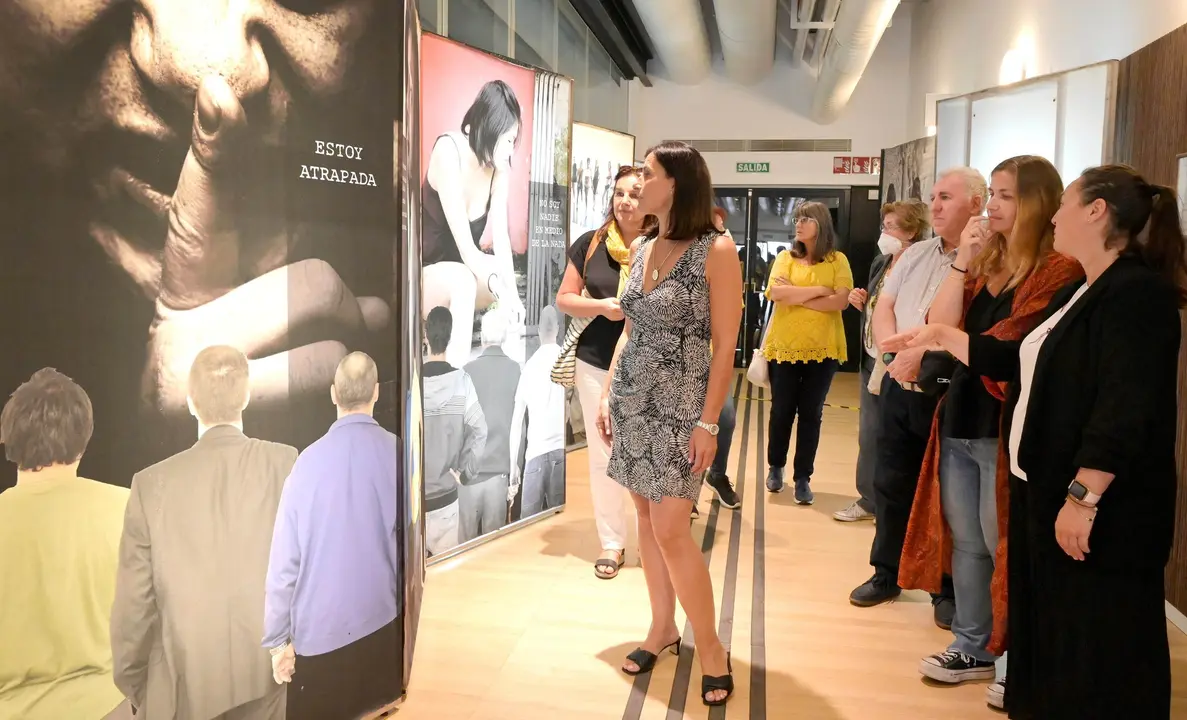 Exposición de los paneles en el Centro Cívico de Tabacalera.