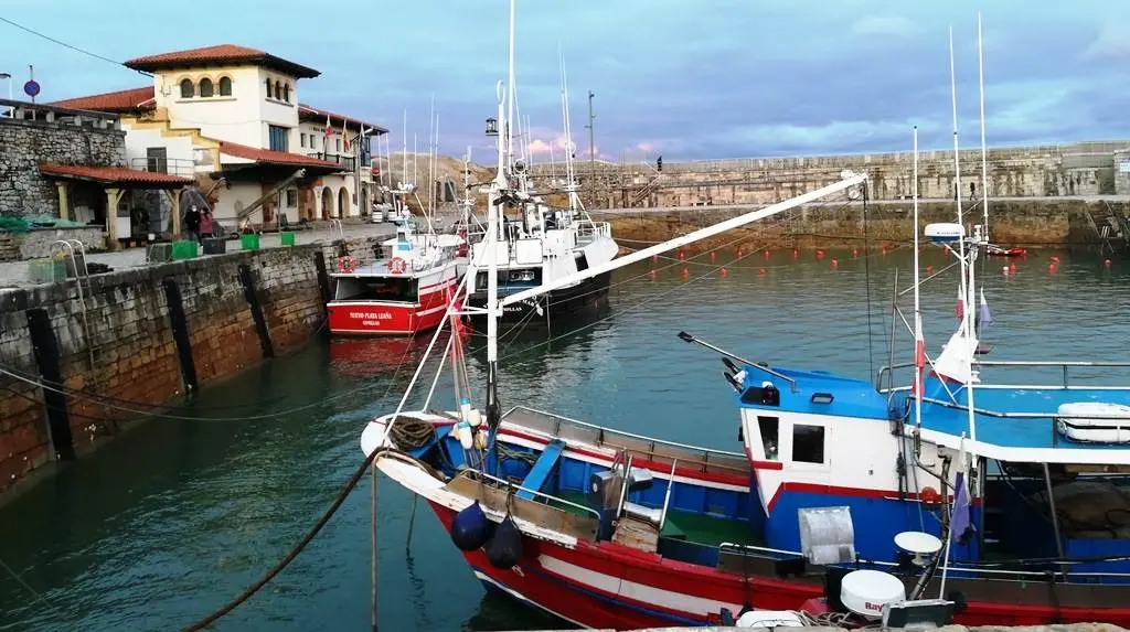 Puerto pesquero de Comillas. R.A.