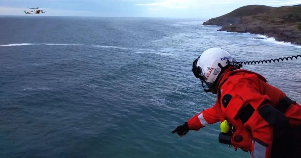 Rescate en las playas de Isla, en Arnuero.