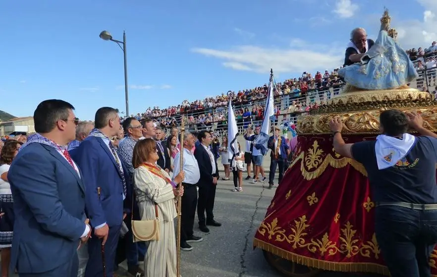 La procesión fue desde la iglesia de la Virgen del Puerto hasta el puerto. R.A.