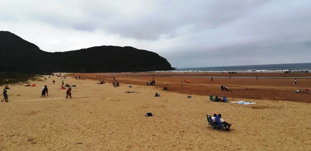 Playa de Berria, en Santoña. R.A.