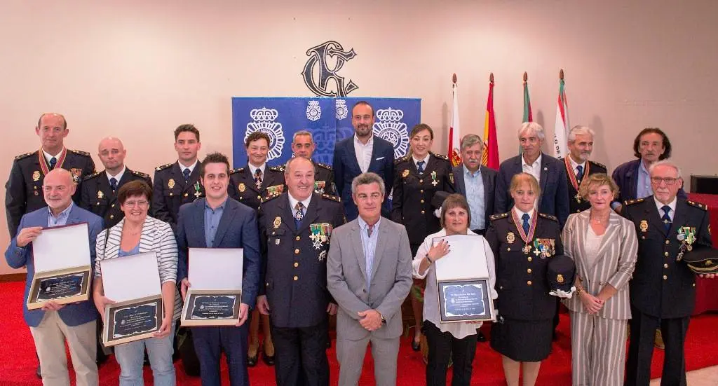 Acto de condecoraciones a la Policía Nacional en Torrelavega.