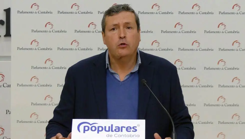 El portavoz parlamentario del PP, Iñigo Fernández.