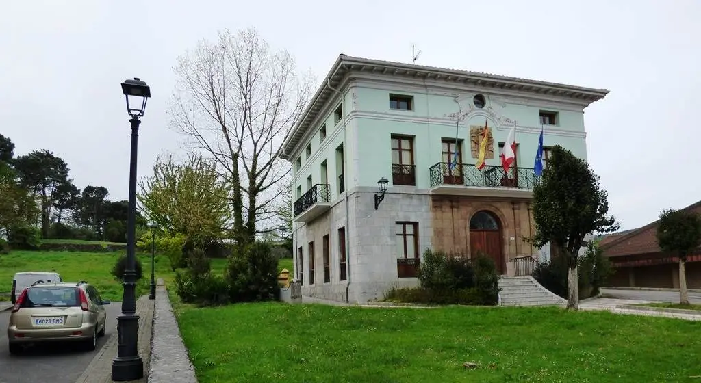 Ayuntamiento de Bárcena de Cicero. R.A.