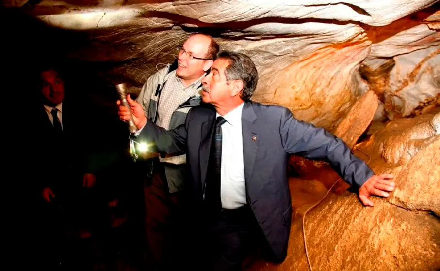 Visita a las cuevas del Castillo, en Puente Viesgo.