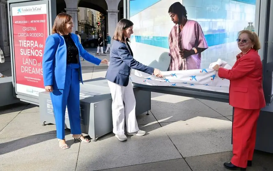 Exposición en la Plaza Porticada, en Santander, de Cristina García Rodero.