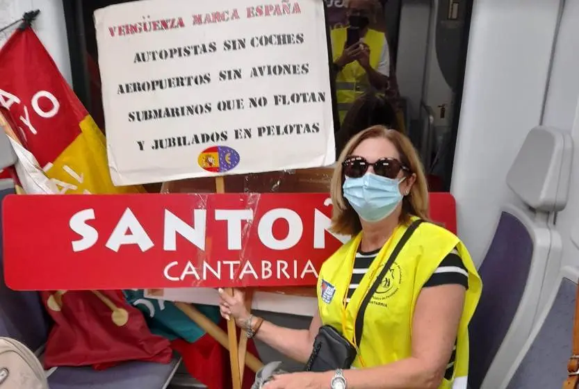 Algunos jubilados acudieron en tren hasta Madrid.