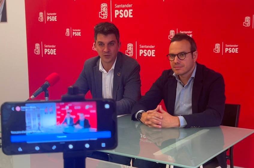 Los representantes del PSOE analizaron los impuestos municipales.