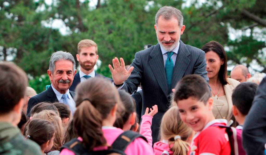 El Rey de España saludó a los jóvenes lideres en La Magdalena.