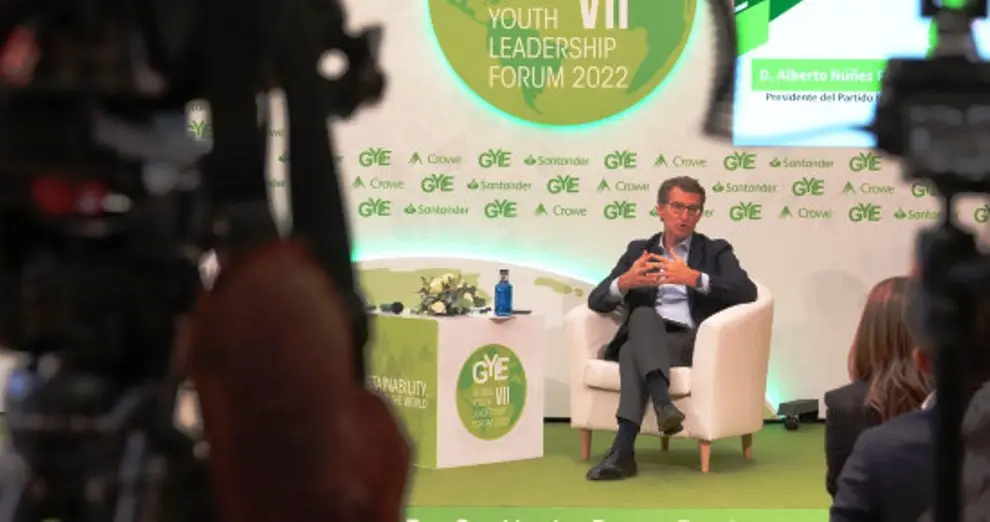 Nuñez Feijóo en el foro de Santander.