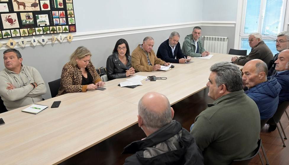 Reunión de la alcaldesa Gema Igual con los vecinos de Peñacastillo.