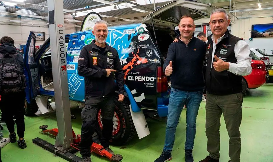 Lo hermanos Benavente preparan el Dakar.