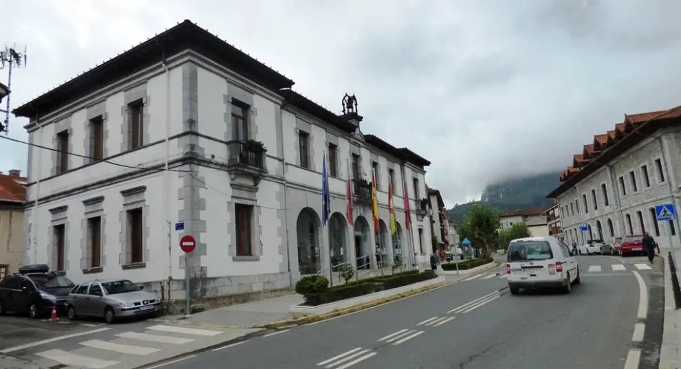 Ayuntamiento de Ramales de la Victoria. R.A.