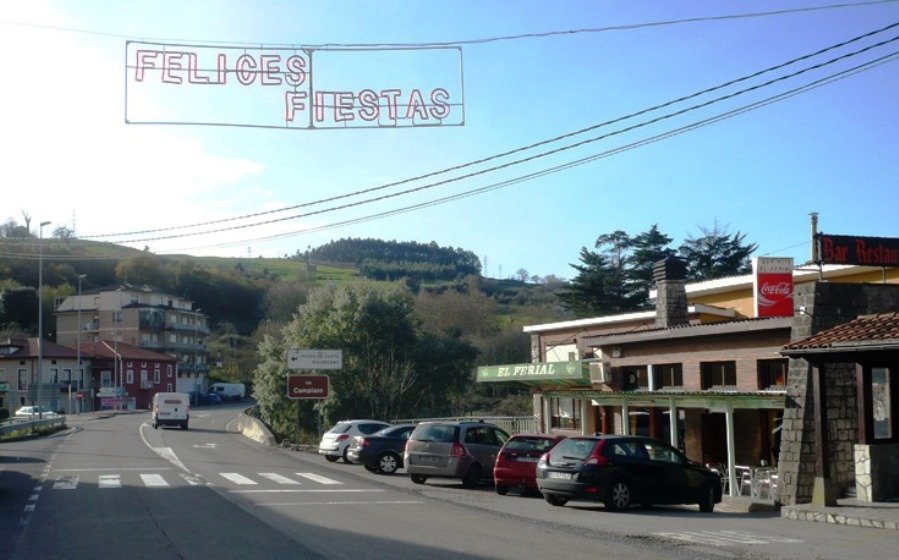 Carretera de Beranga hacia Praves, en Hazas de Cesto. R.A.