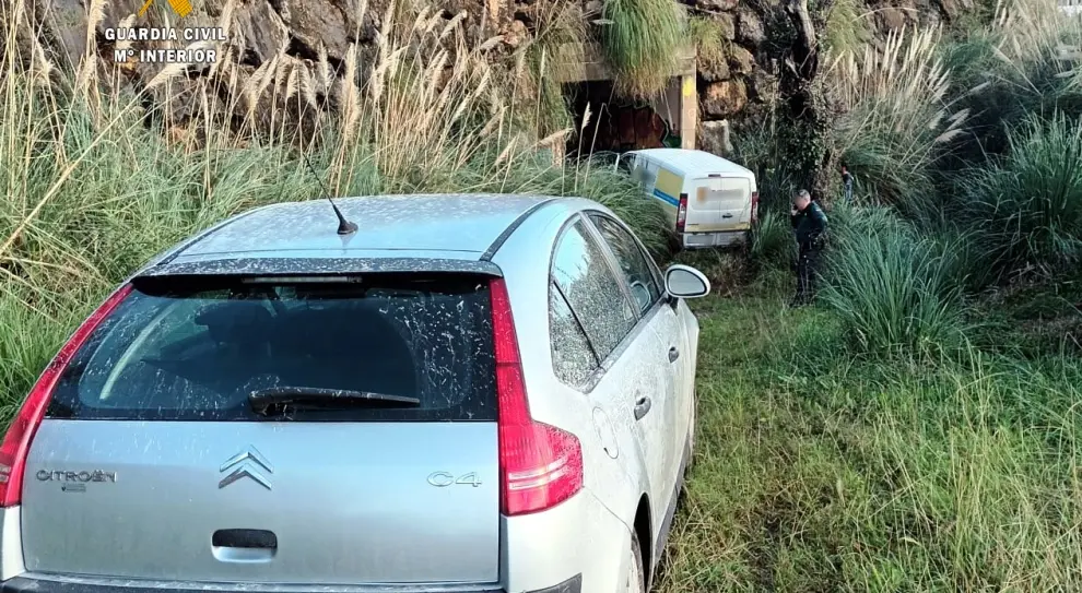 Detenidos los tres hombres del presunto robo de una furgoneta.