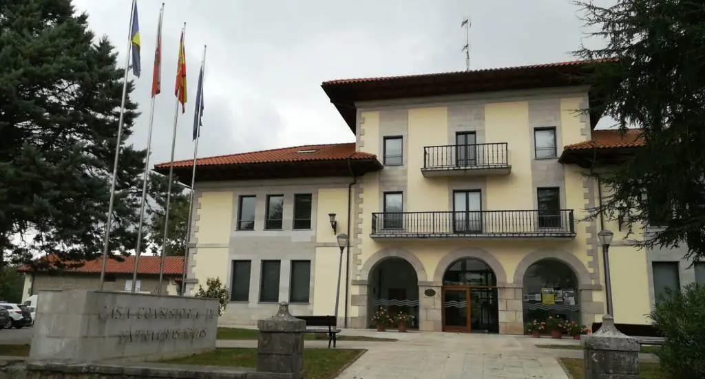 Ayuntamiento de Entrambasaguas. R.A.