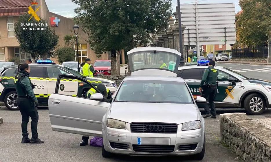 Un momento de la detención en Gama, en Bárcena de Cicero.