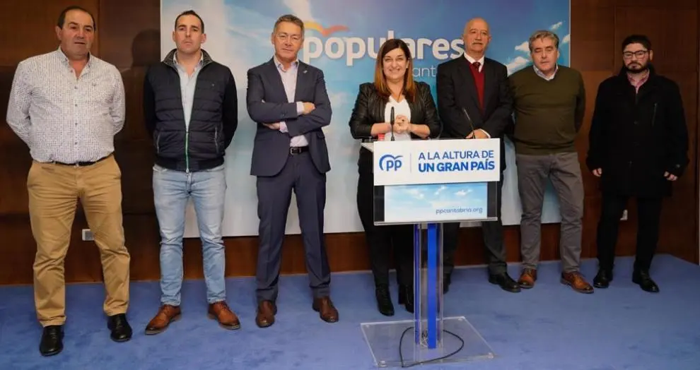 Representantes del PP de la Comarca de Campoo.