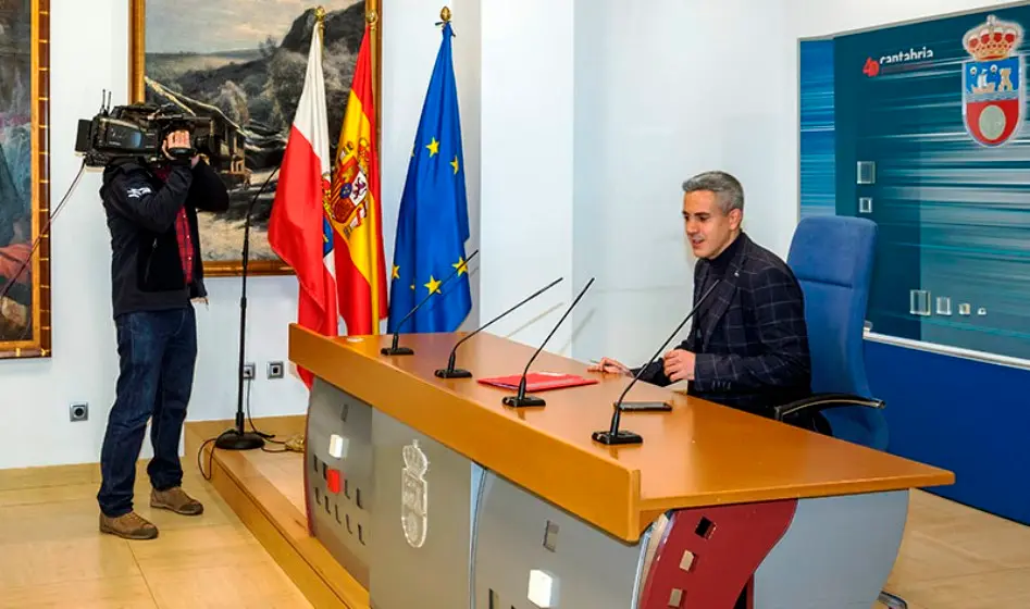 El vicepresidente y consejero de Universidades, Igualdad, Cultura y Deporte, Pablo Zuloaga, informa, en rueda de prensa, de los acuerdos del Consejo de Gobierno.