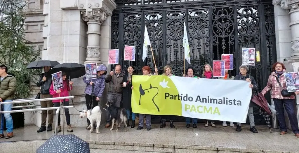 Protesta de Pacma en Santander.