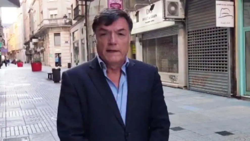 El portavoz de Vox en Santander, Guillermo Pérez-Cosío, en la calle San Francisco.