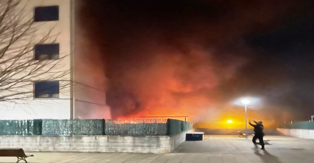 Incendio ocasionado en Camargo que achacan al ocupa.