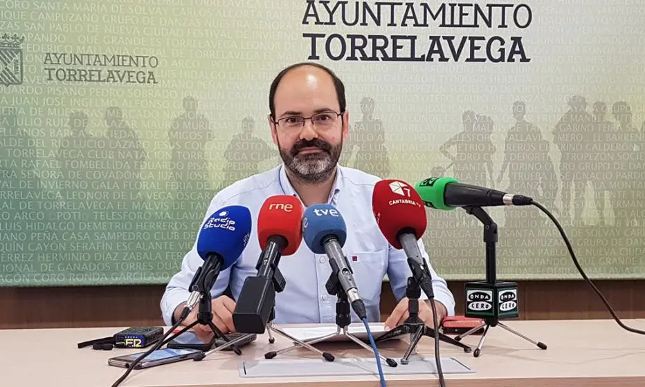 El concejal de Medio Ambiente, José Luis Urraca Casal, en rueda de prensa.