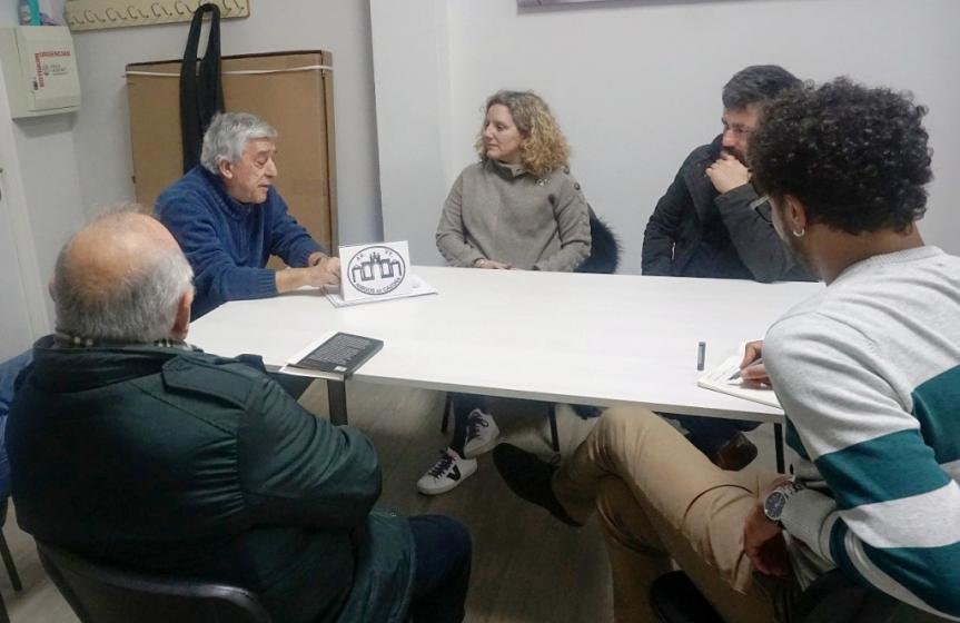 Reunión de IU de Santander con Amigos de Cazoña.