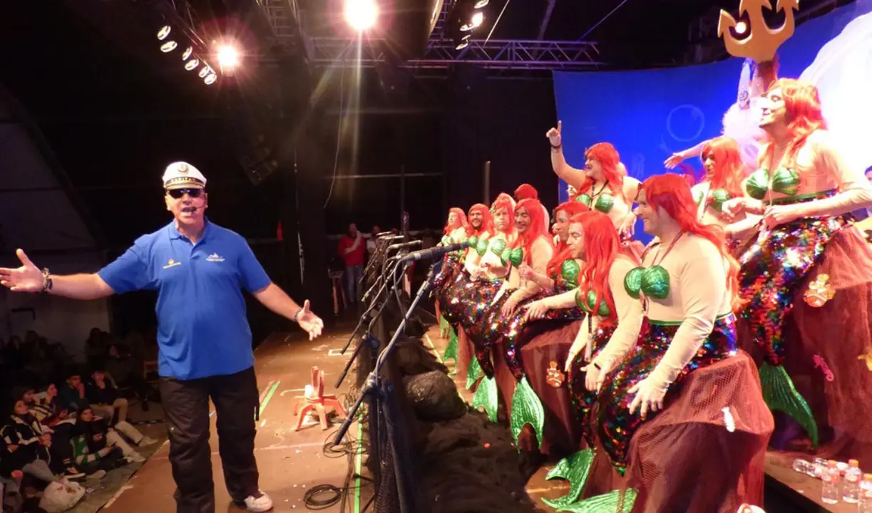 Los Makys y Pedro Martínez sobre el escenario. R.A.