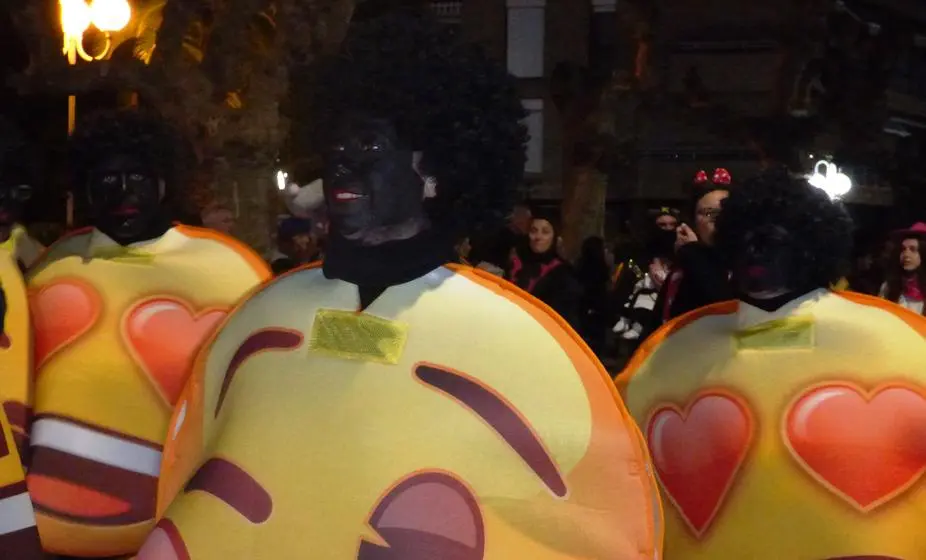 Los emoticonos estuvieron presentes en Santoña. Nyka Goicoechea