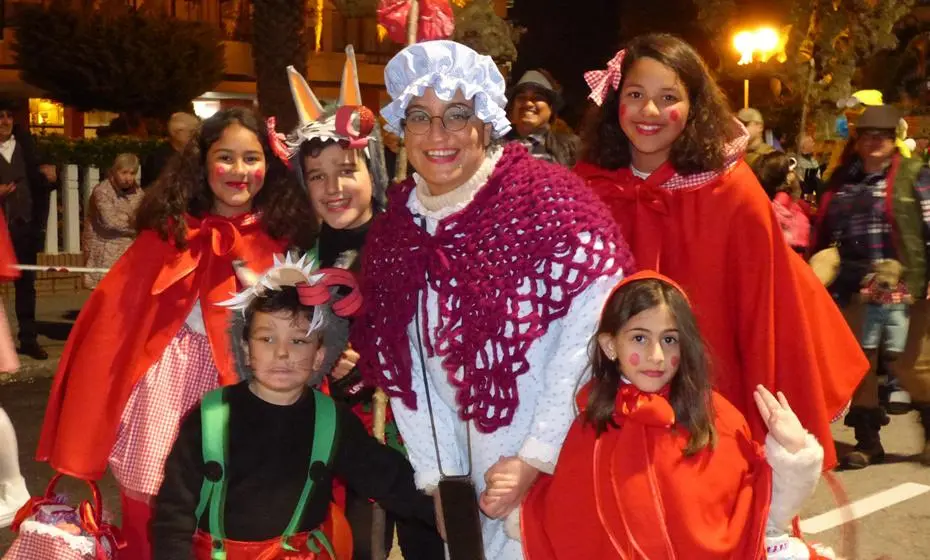 Mayores y pequeños disfrutaron del Desfile. Nyka Goicoechea