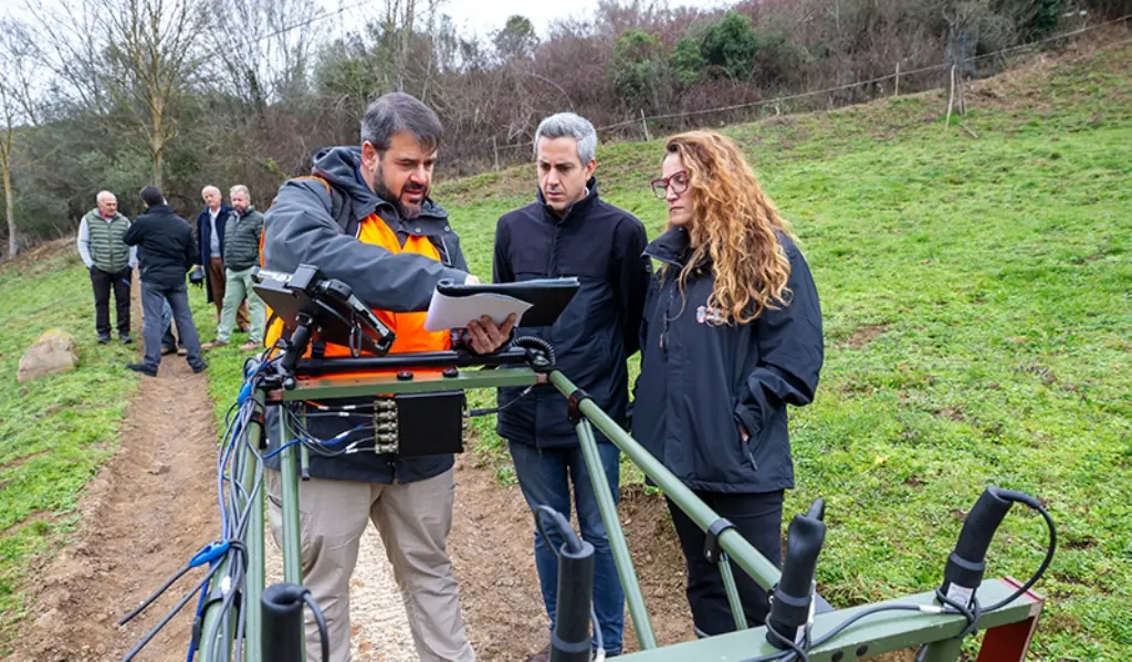 Visita a la zona de las fosas comunes en Tama, en Cillorigo de Liébana.