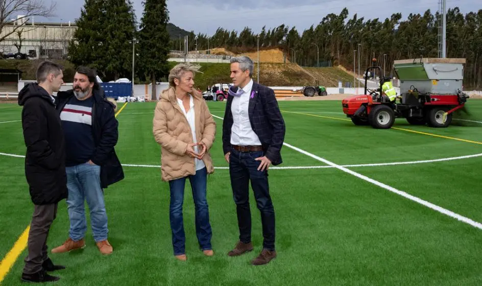 Visitas al campo de fútbol de Vallegón, en Sámano.