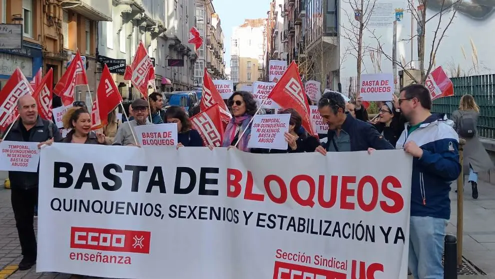 Concentración frente ala sede del Gobierno regional, en Peña Herbosa.