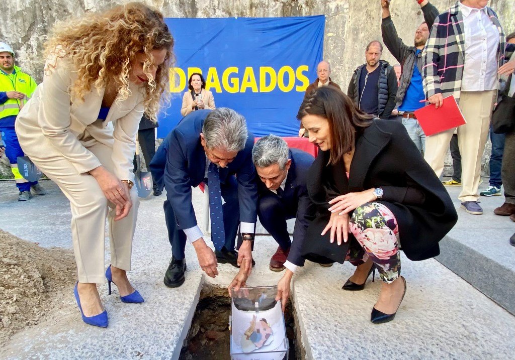 Colocación de la primera piedra del Mupac en Santander.
