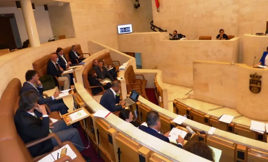 Diputados regionales en el Parlamento de Cantabria. R.A.